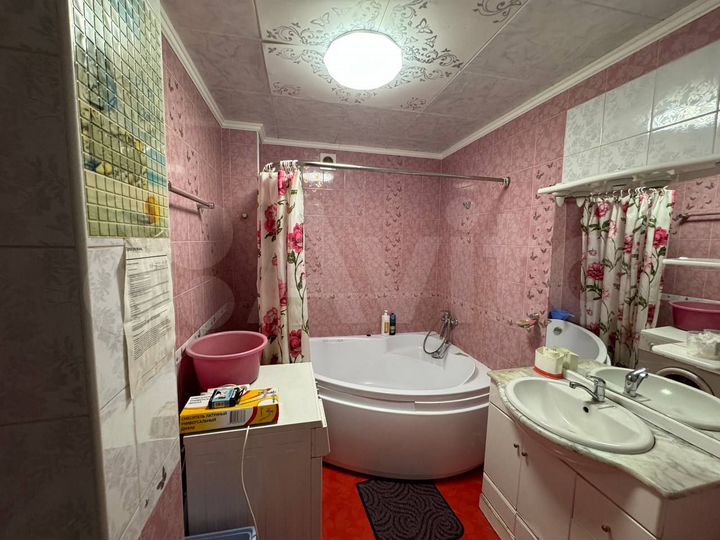 2-к. квартира, 83 м², 1/14 эт.