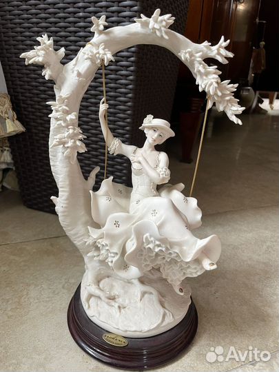 Статуэтка фарфор Италия