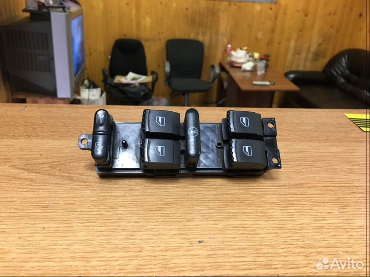 Блок упрравления стеклоподемниками WV passat