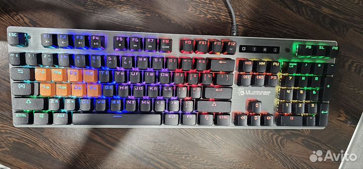 Игровая механическая клавиатура A4Tech Bloody B765