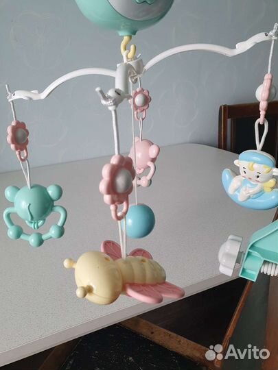 Детский музыкальный мобиль