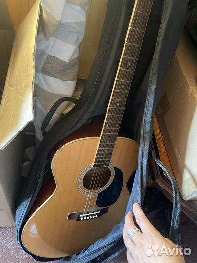 Акустическая гитара
