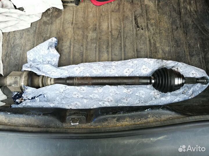 Приводной вал в сборе правый на рено логан 1 покол
