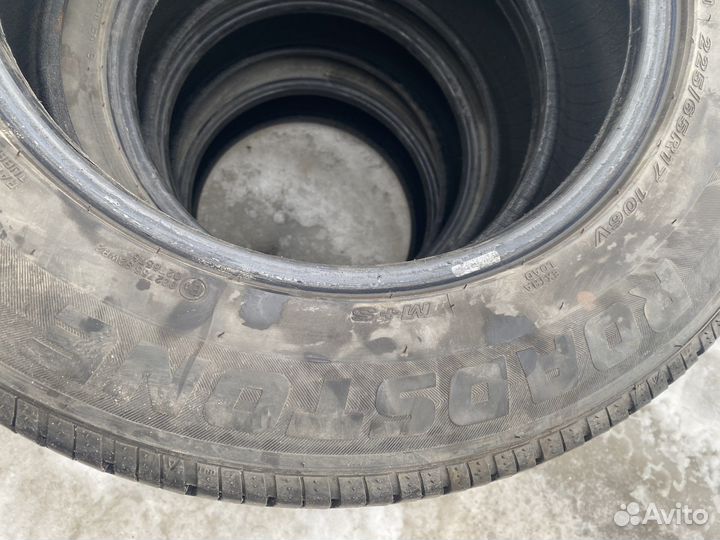 Roadstone N'Fera RU5 225/65 R17