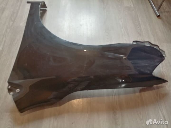 Крыло левое переднее от toyota corolla fielder