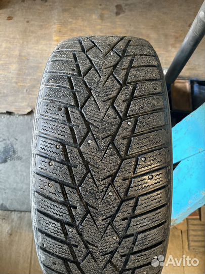 DoubleStar DS706 215/55 R17 90E