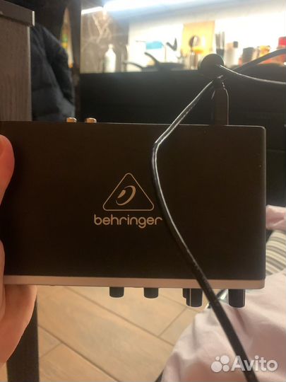 Звуковая карта behringer UMC 204HD