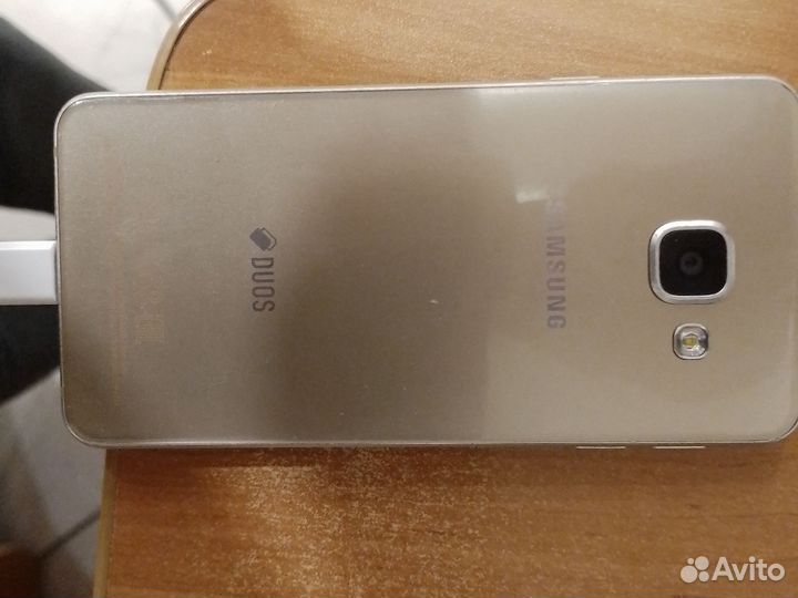 Телефон Samsung galaxy a3 2016
