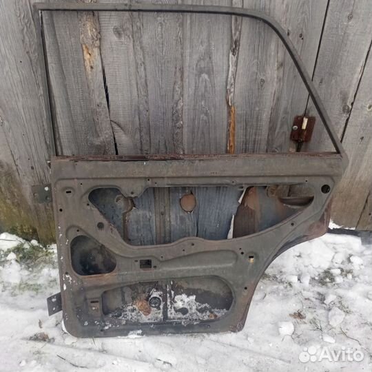 Дверь задняя правая