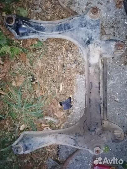 Подрамник audi 80