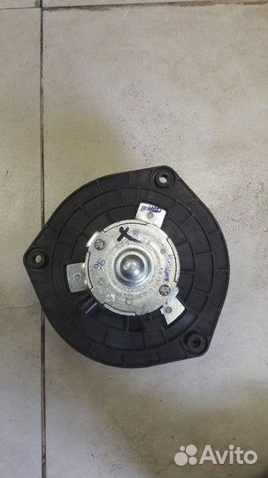 Моторчик отопителя LADA Kalina