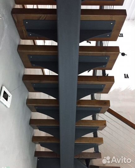 Лестница металлическая на второй этаж