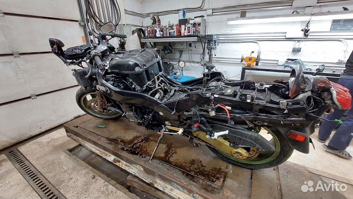 Kawasaki zzr 1100 в разбор