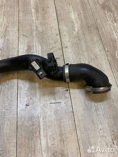 Патрубок интеркулера Volkswagen Golf, Tiguan, Jett