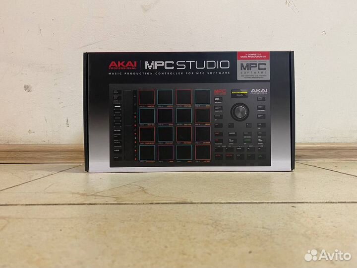 USB-midi-контроллер Akai MPC Studio 2