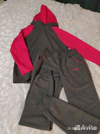 Спортивный костюм женский