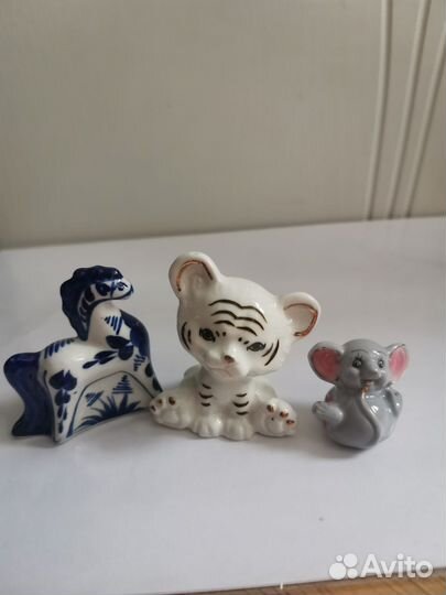 Статуэтки фарфоровые