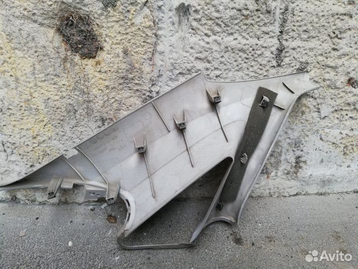 Обшивка стойки задняя правая Ford Focus I sedan