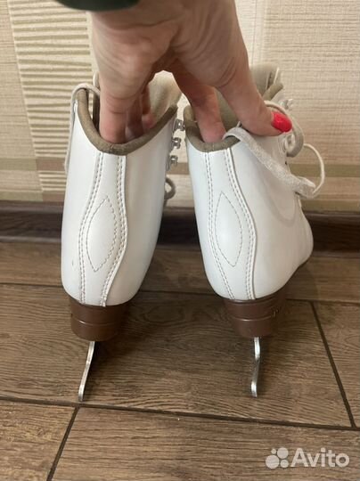 Фигурные коньки jackson artist