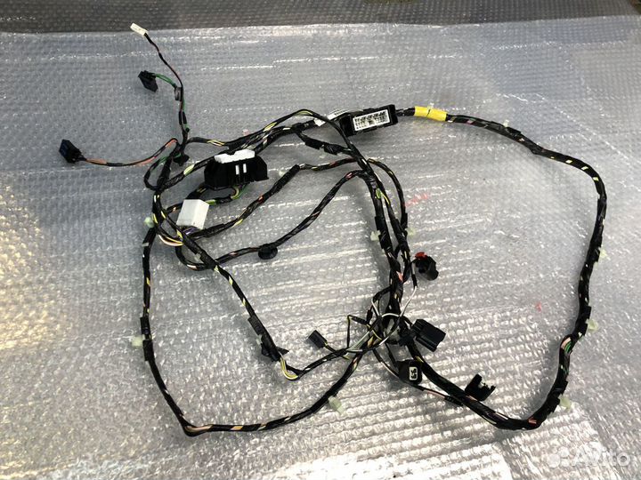 Проводка двери багажника Jeep Grand Cherokee WK2