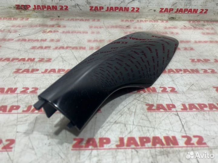 Крышка рейлинга передняя правая Toyota Rav4