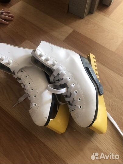 Коньки фигурные детские 30 размер