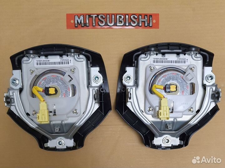 Новая подушка руля 7030A263XA Mitsubishi Оригинал