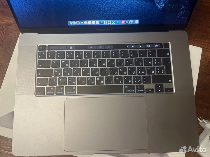 MacBook Pro 16 2019 i9/16/1tb/4gpu 65 перезарядок