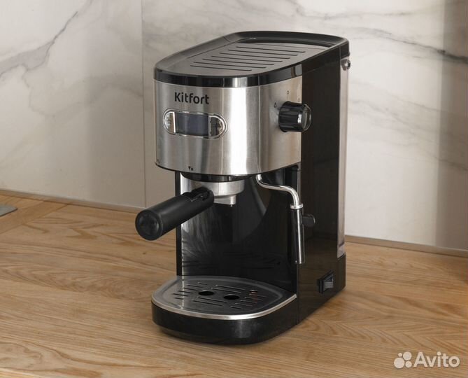 Рожковая кофеварка кофеварка Kitfort KT-740