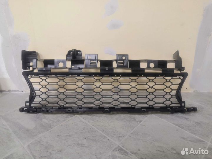Решётка бампера нижняя Renault logan 2