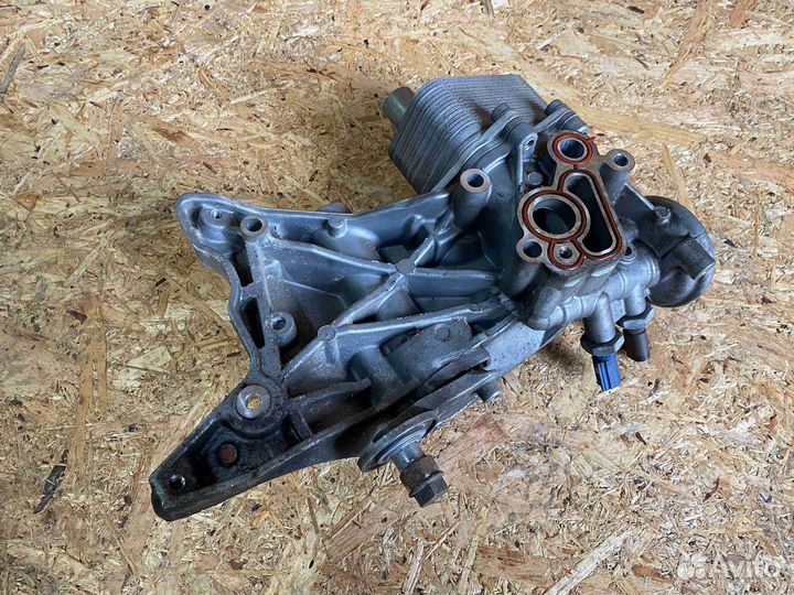 Радиатор масляный Volkswagen B6 (2005—2010) 06J 11