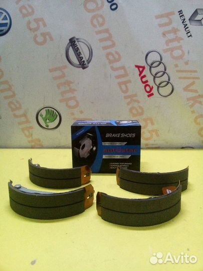 Колодки барабанные задние новые Ascona Astra Vectr
