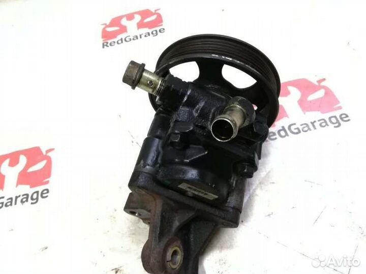 Насос гидроусилителя руля Toyota Tundra UCK40