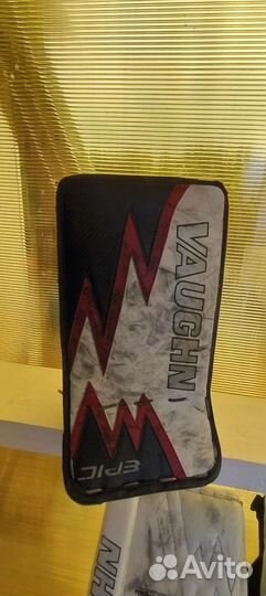 Вратарские щитки и руки vaughn