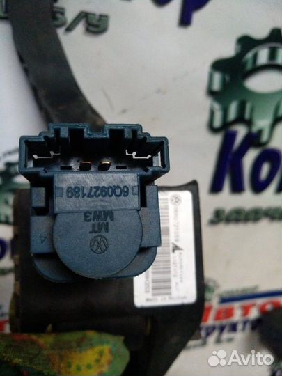 Педаль сцепления (в сборе) Volkswagen Polo седан