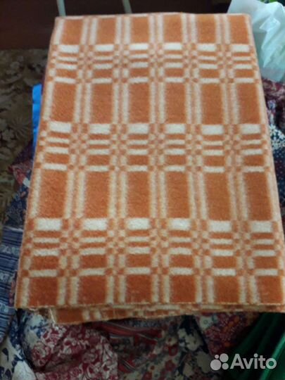 Одеяло шерстяное новое,толстое, мягкое