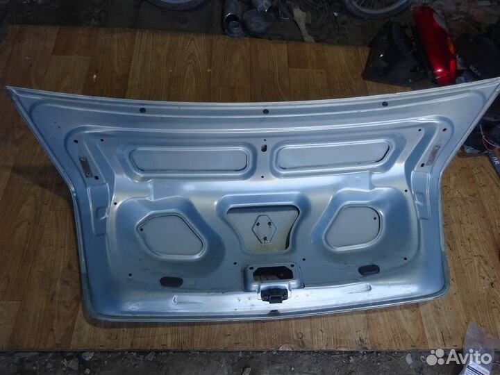 Крышка багажника renault Logan 2005-2014