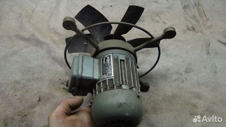 Электродвигатели Редукторы Шкивы