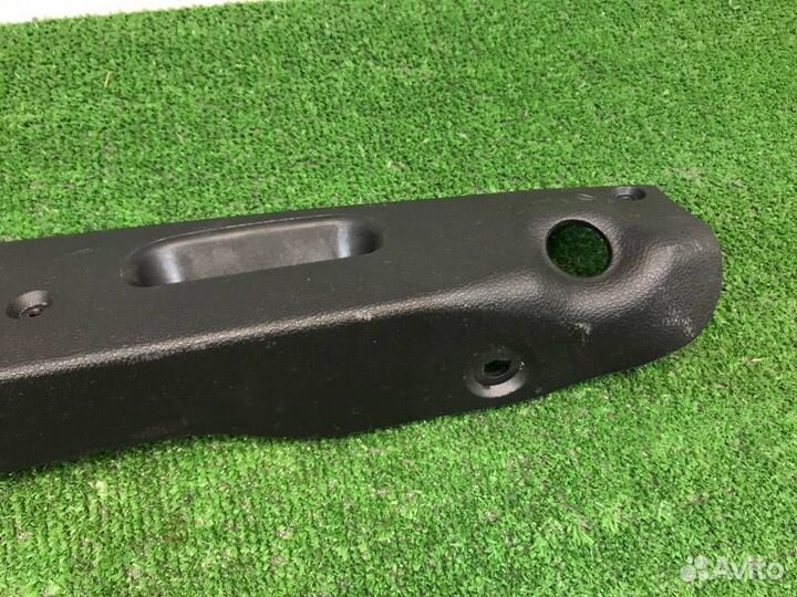 Обшивка крышки багажника Mercedes-Benz C-Class