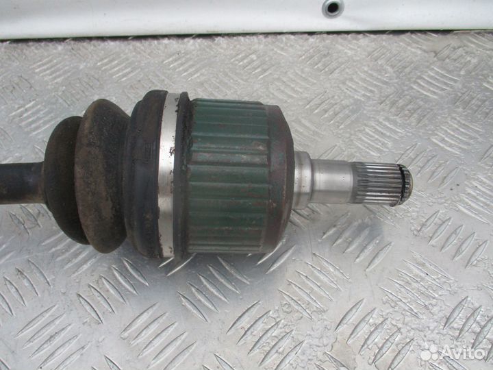 Привод передний правый Hyundai Sonata 3 2.0 1996г