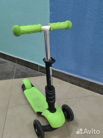 Детский трехколесный самокат