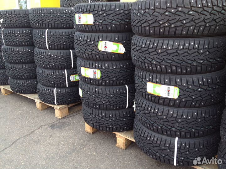 Nokian Tyres Hakkapeliitta 8 SUV 315/40 R21 111T