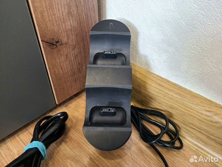 Зарядная станция геймпадов Ps4 оригинал