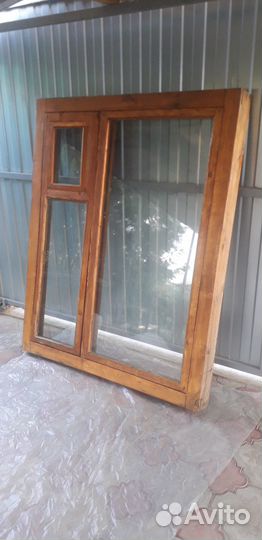 Деревянное окно с двойным стеклом