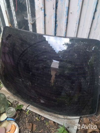 Заднее стекло на ауди 100с4