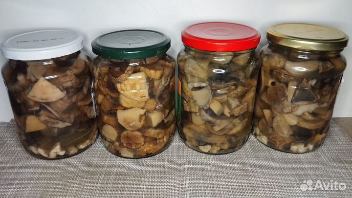 Грибы маринованные