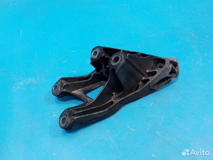 Кронштейн двигателя левый Audi A4 (B8) 2007-2015