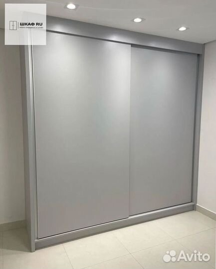 Современный шкаф купе