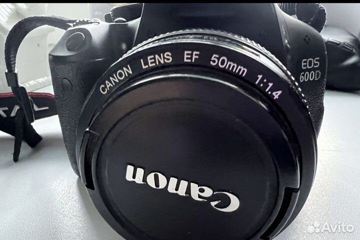 Зеркальный фотоаппарат canon 600d