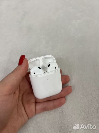 Apple AirPods 2